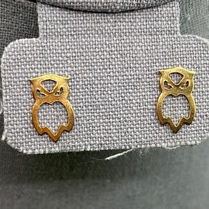 Simple gold tone owl earrings